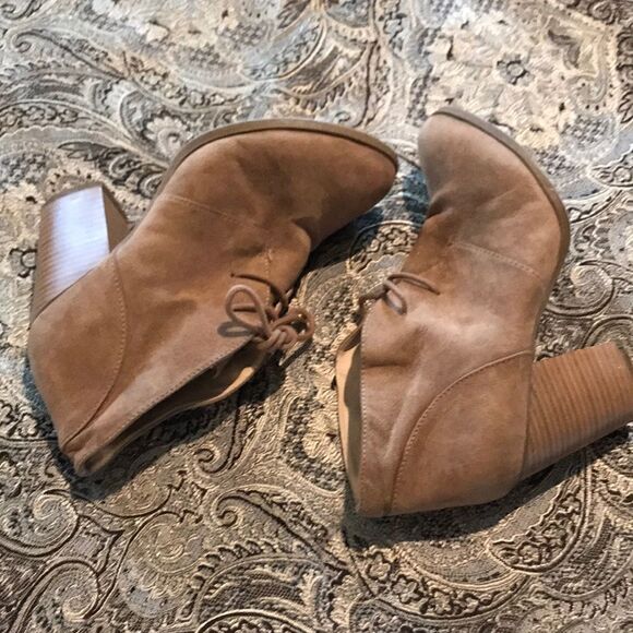 Forever 21 heeled boots great condition size 8 great condition - Picture 1 of 4
